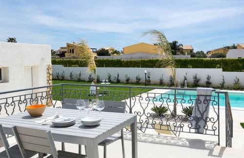Marsala Villa | Beautiful villa with pool and airco