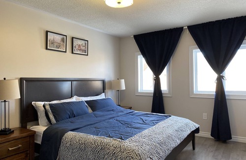 Richmond Hill House | Beautiful, Warm and Cozy Home in Richmond Hill