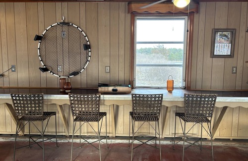 Cambridge House | Beautiful Waterfront Retreat in Cambridge!