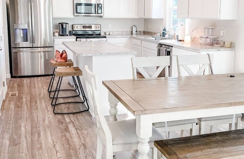 Amherst House | Beautiful well kept new build home