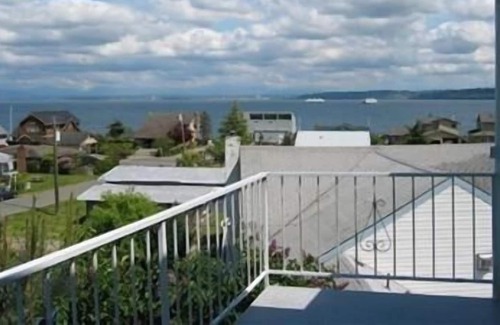 Clinton House | Beautiful Whidbey View House