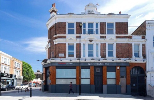 North Kensington Apartment | Beautiful writer's loft-style apartment near Portobello Rd
