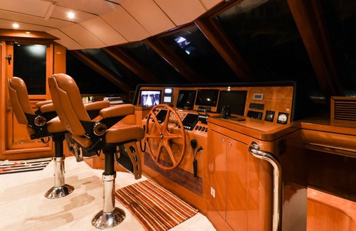 Talahi Island Boat Rental | Beautiful Yacht in Savannah Georgia