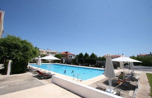 Xylokastro-Evrostina House | Beautifull 2 bedroom house in a complex with shared open pool 50m from the beach