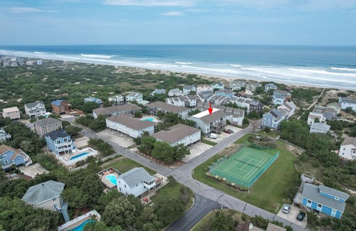 Ocean Sands Condo | Beautifully appointed Corolla condo with direct beach access!