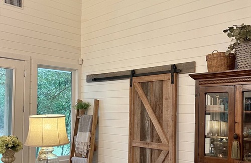 Milton House | Beautifully built farmhouse on the Vermilion river in Cajun Country!
