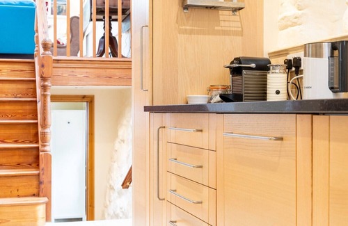 Newport House | Beautifully converted barn on Angel Mountain (Carn Ingli). Sea view & spectacular sunsets