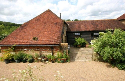Etchingham Cottage | Beautifully Converted Oast House in an Idyllic Setting