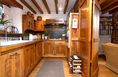 Sibford Gower Cottage | Beautifully crafted, open plan luxury near Great Tew