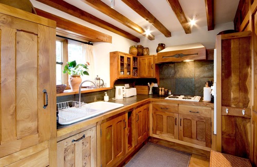 Sibford Gower Cottage | Beautifully crafted, open plan luxury near Great Tew