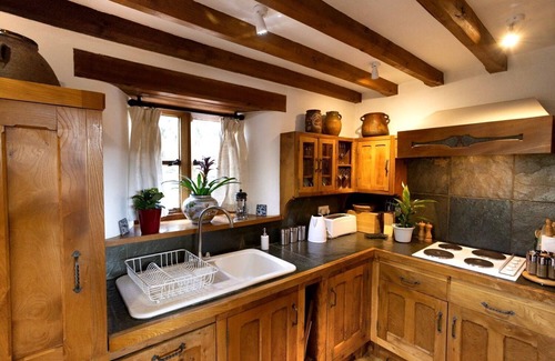 Sibford Gower Cottage | Beautifully crafted, open plan luxury near Great Tew