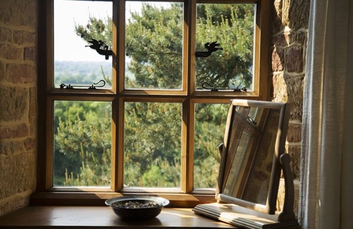 Sibford Gower Cottage | Beautifully crafted, open plan luxury near Great Tew