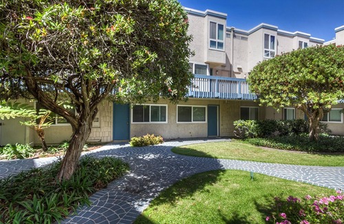 Carpinteria Condo | Beautifully Decorated Condo Steps to Beach