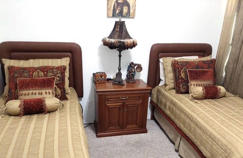 Pharr Condo | Beautifully Furnished Condo with Pool In Gated Community, 1 Floor. Mcallen