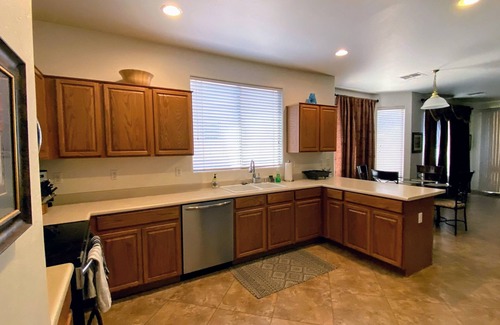 Saguaro Canyon HOA House | Beautifully Furnished 1 Story House 3bd 2ba + Office 2 car garage on cul-de-sac