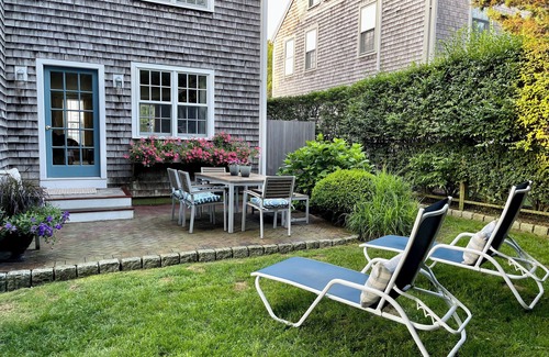 Naushop House | Beautifully furnished & impeccably maintained 5 bed, 3 1/2 bath Nantucket home