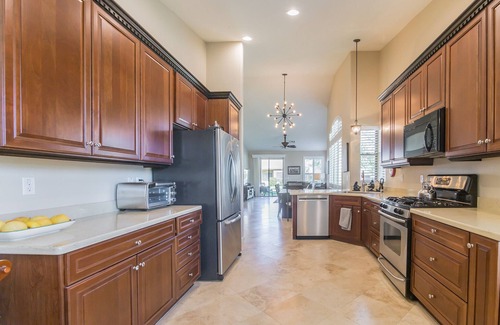 Oakwood Villa | Beautifully Furnished Villa In Gated 55+ Country Club available June 1-Sept. 30