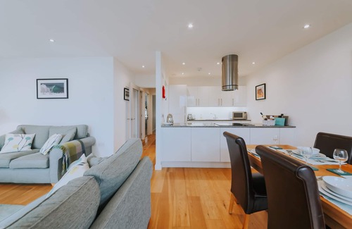 St Ives Apartment | Beautifully Presented, Luxury Ground Floor Apartment With Sea Views and parking