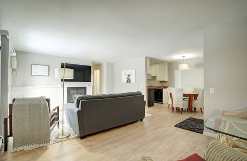Verona House | Beautifully remodeled 2 bed 104 Berkley Verona #6