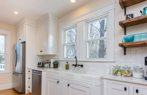 Willard House | BEAUTIFULLY Renovated: 6 min to DT Portland, 3 blocks to Willard Beach.