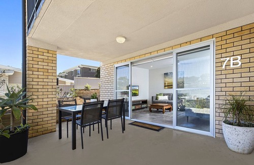Korora Apartment | Beautifully renovated 2 bedroom retreat in a prime beachside location