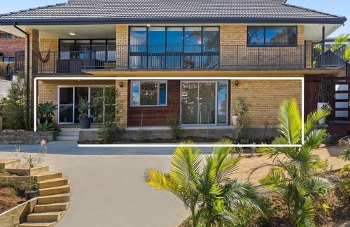 Korora Apartment | Beautifully renovated 2 bedroom retreat in a prime beachside location