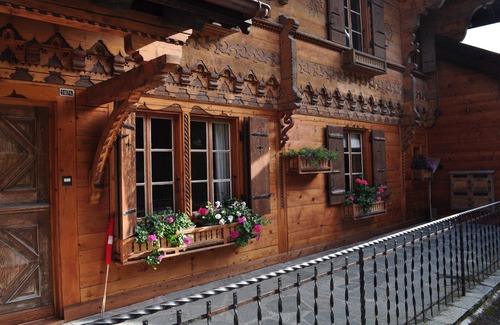 Ollon Ski Chalet | Beautifully Restored Large Historical Chalet With All Modern Amenities