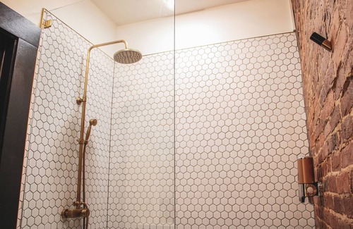 Gallatin Cottage | Beautifully Restored Historic Guesthouses /Boutique Finishes /Close to Nashville