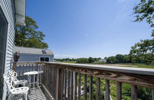 Pine Orchard House | Beautifully Updated Beach House w/ Views! - Prime Location!!!!