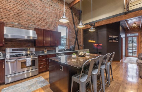 Ouray Condo | Beautifully Updated Loft in the Heart of Downtown Ouray