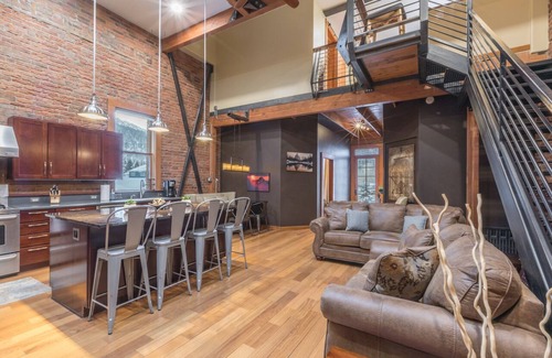 Ouray Condo | Beautifully Updated Loft in the Heart of Downtown Ouray