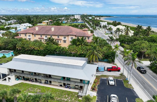 Fort Pierce Apartment | Beautifully Updated Condo on Hutchinson Island, FL Oceanfront, Sleeps 4