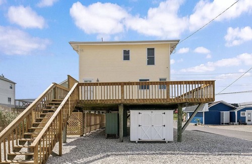 Manahawkin House | BEAUTY BY THE BAY. Perfect for a family to get away and enjoy LBI.