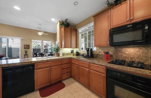 La Quinta Villa | Beauty in La Quinta Villa! Spacious 3BR w/Private Pool + Hot Tub