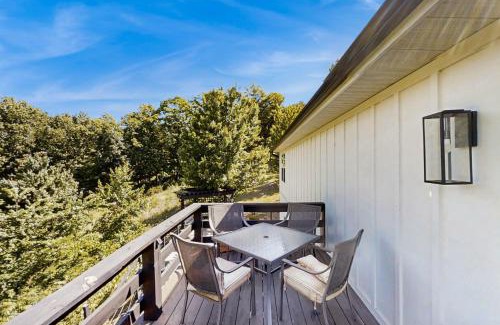 Rogers House | Beaver Lake Pool House