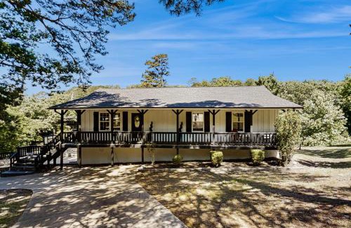 Rogers House | Beaver Lake Pool House