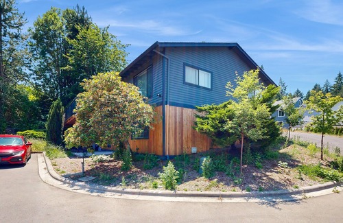 Beaverton House | Beaverton Bliss, where luxury meets tranquility with mountain views