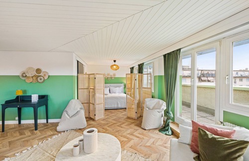 Clara Hotel | Becozy Self Check-in & Pop-up Hotel