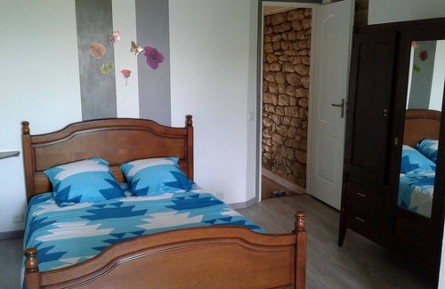 Remilly-les-Pothees House | Bed and Breakfast with Breakfast