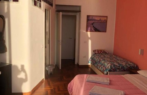 Posillipo Bed & Breakfast | Bed and Breakfast 'Camera La Regina Del Mare' with Balcony, Wi-Fi and Air Conditioning