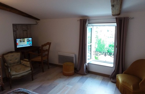 Montmoreau-Saint-Cybard House | Bed and Breakfast 'MONTIS MAURELLI' room 2