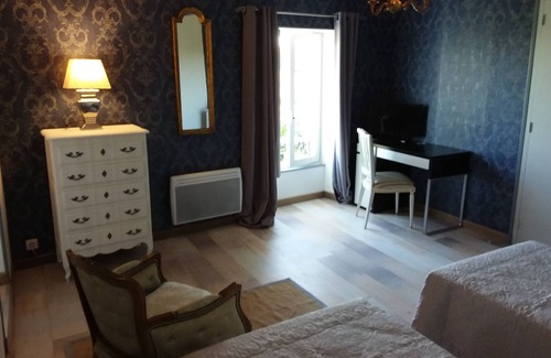 Montmoreau-Saint-Cybard House | Bed and Breakfast 'MONTIS MAURELLI' room 2