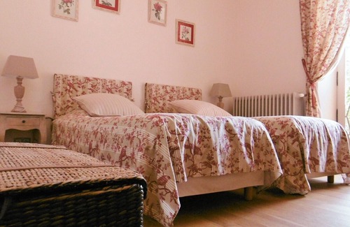 Uzeste House | Bed and Breakfast with swimming pool in the heart of a park