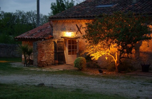 Laborie Hotel | Bed and Breakfasts Toulouse - The Lake Crivito