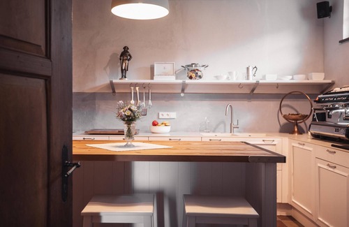 San Lorenzo di Sebato House | Bed & Breakfast "Castel Maurn Suite von Brackel" with View, Shared Pool & Wi-Fi