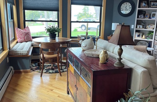 Alburg Bed & Breakfast | Bed & Breakfast on Lake ChamplainnTwo private rooms in a lake front retreat!