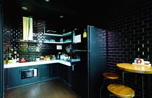 Lak Si Hotel | Bed in 6-bed Female Dorm Shared Bathroom With a Shared Social Area