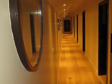 Belgian Westhoek Boat Rental | Bed in Boat