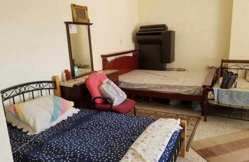 Deira Apartment | Bed spaces for 3 Executive Bachelors in Dubai, 5 Minutes drive from the airport