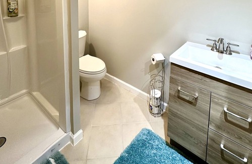Sugar Hill House | Bedroom wt private bathroom &bar